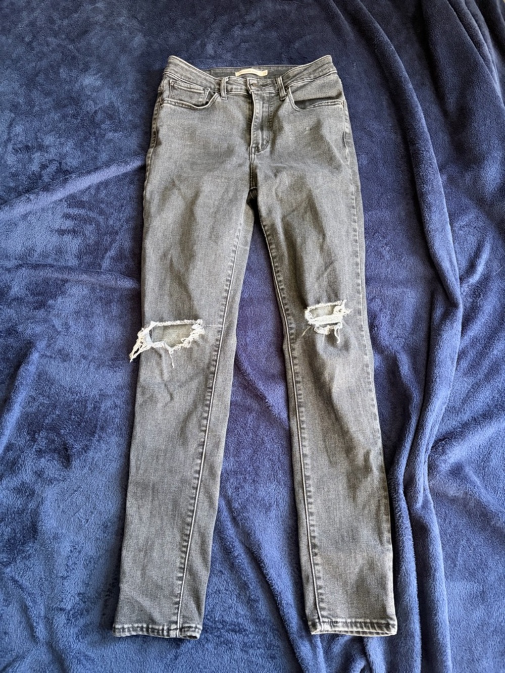 Levi's High Rise Distressed Grey Skinny Jeans